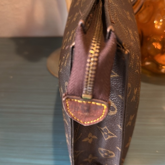 ‼️New Price‼️Firm‼️Louis Vuitton Monogram Poche Toilette 26 - Picture 2 of 8